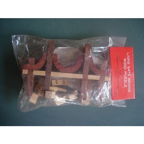 LIONS GATE BRIDGE - A Japanese kumiki type puzzle