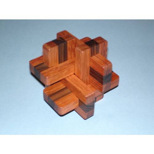 Oskar van Deventer - Little Knot  by Tom Lensch