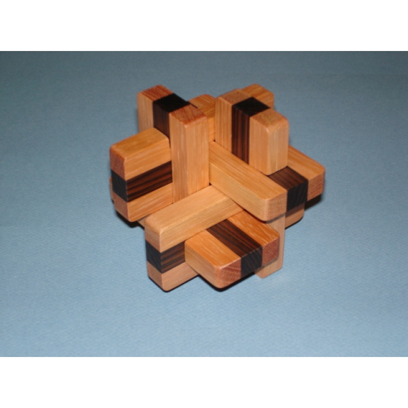 Oskar van Deventer - Little Knot  by Tom Lensch