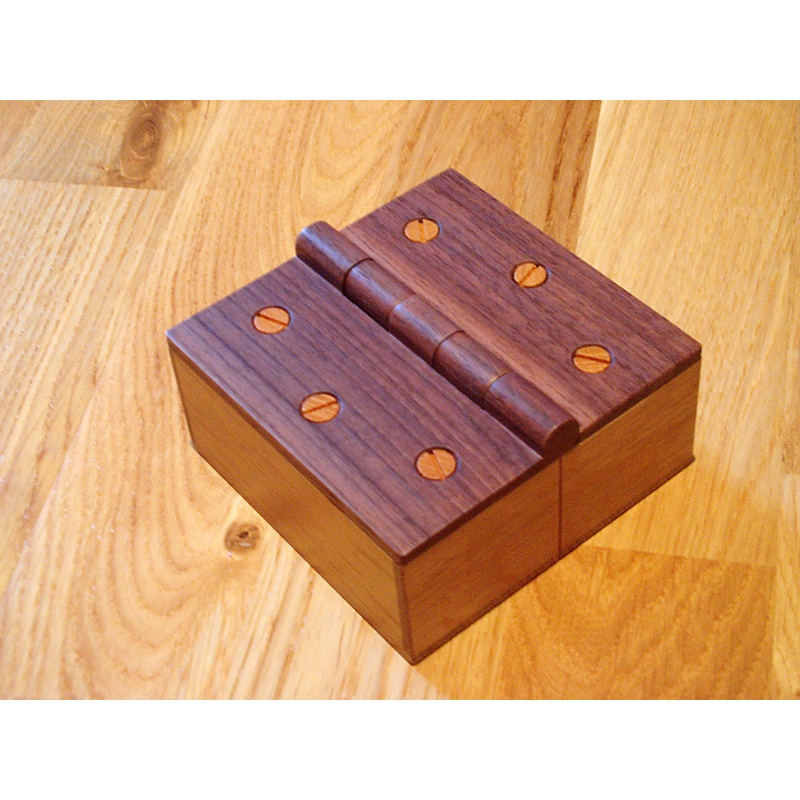 Tatsuo Miyamoto - Hinge Box by Tatsuo Miyamoto