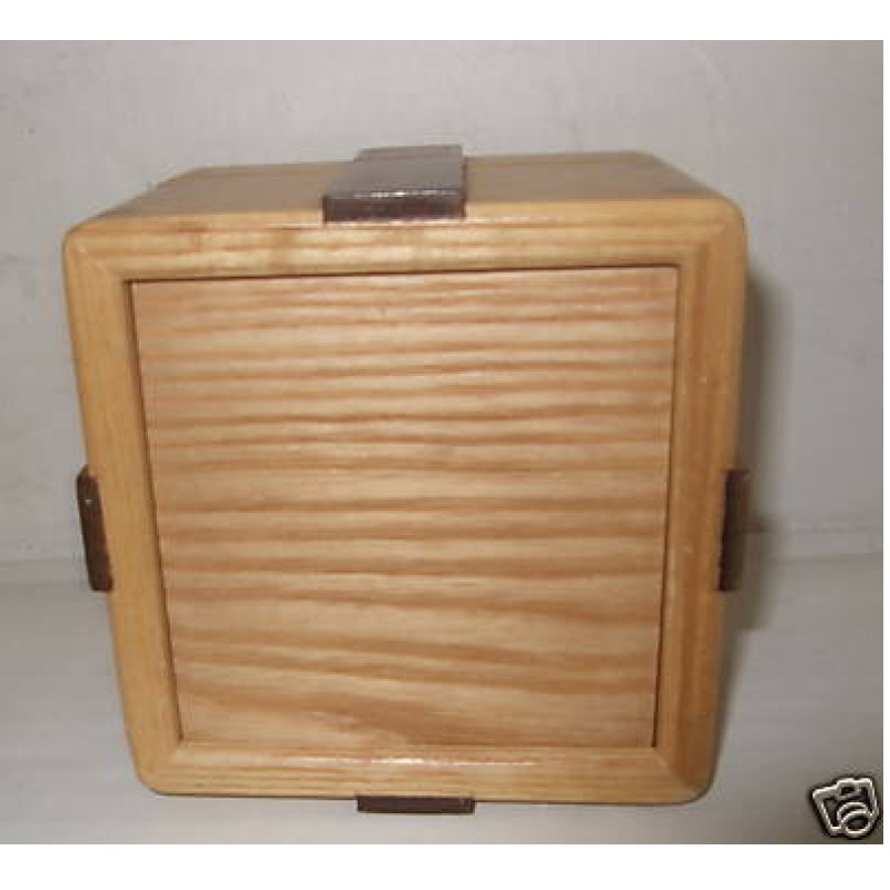 Ribbon Puzzle Box Designed by Akio Kamei