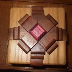 Ribbon Puzzle Box Designed by Akio Kamei