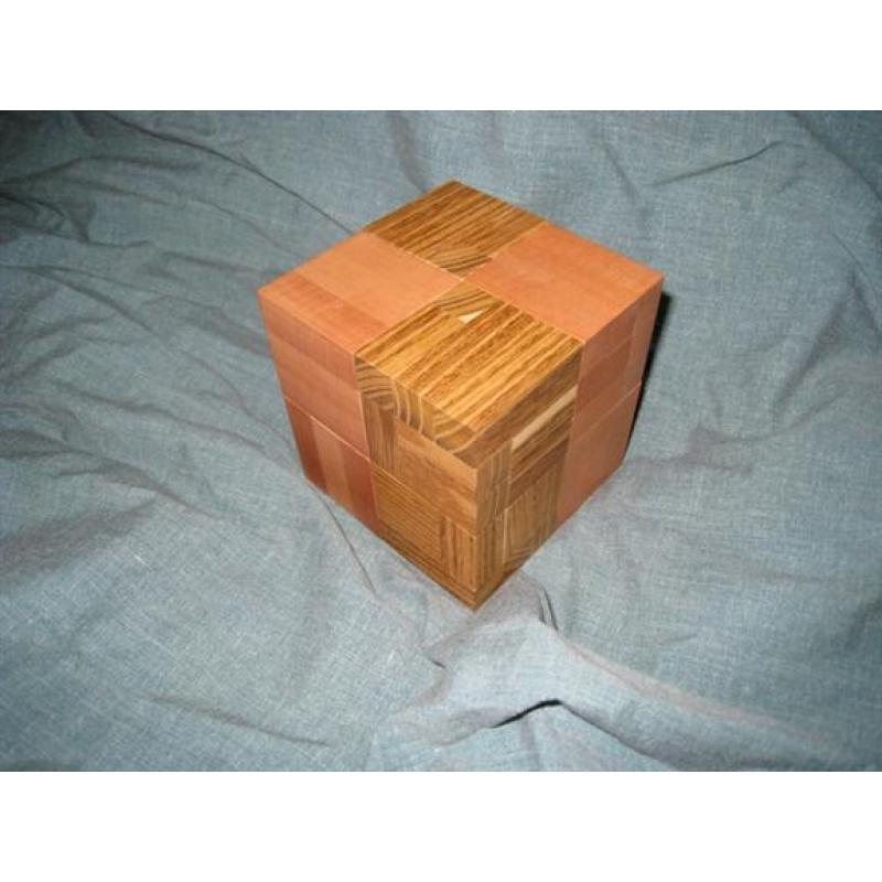 Dic&#039;s 4-piece cube