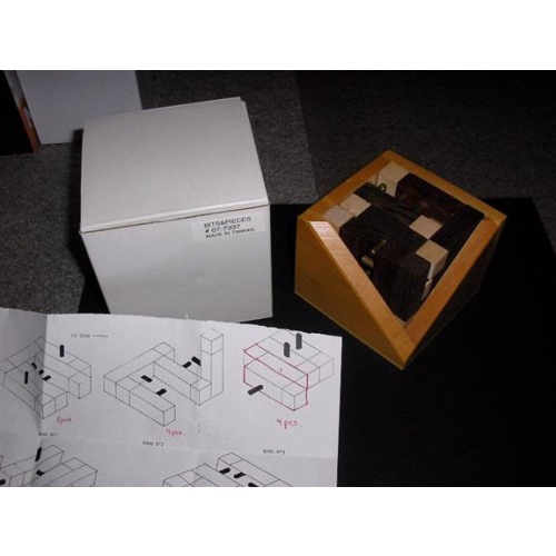 Unknown Constantin puzzle, Bits and Pieces 07-7337