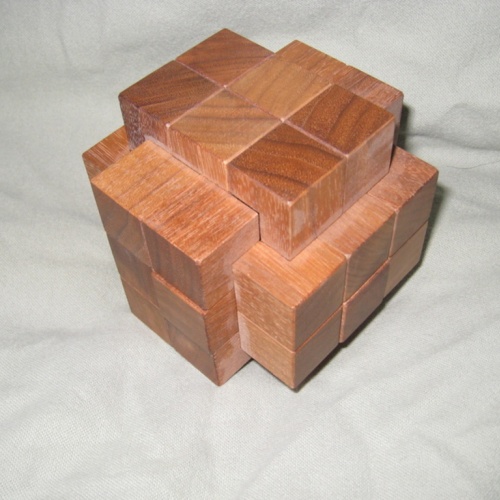 Lovely 18 piece Burr