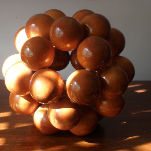 interlocking spheres makes a large sized puzzle
