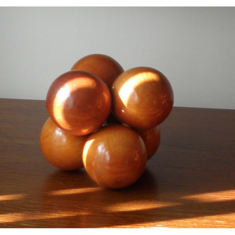 interlocking spheres makes a small sized puzzle