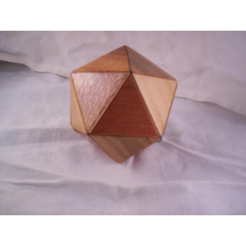 SPINNING ICOSA POLYHEDRA