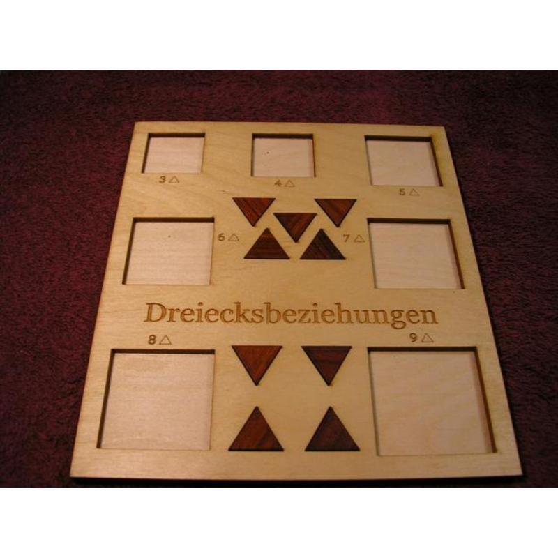 Dreiecksbeziehungen tray puzzle - triangle packing