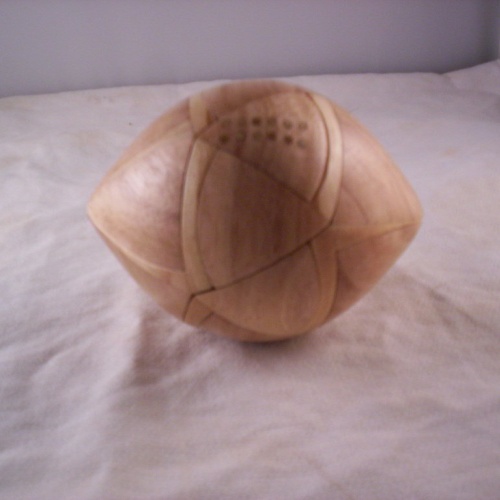 SPINNING ICOSA FOOTBALL