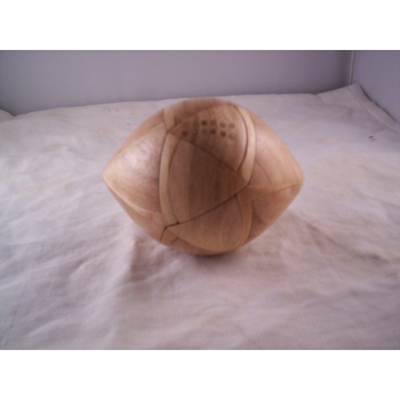 SPINNING ICOSA FOOTBALL