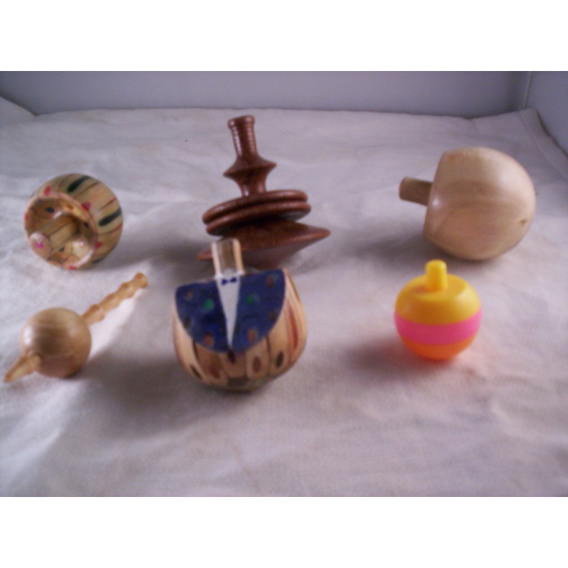 A PIECE OF CHINNOMOTTO, SPINNING TOPS #1