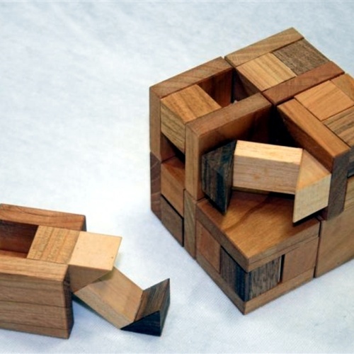 Twisted Halfcubes
