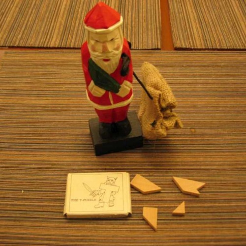 Santa Disentanglement + Bonus T Puzzle