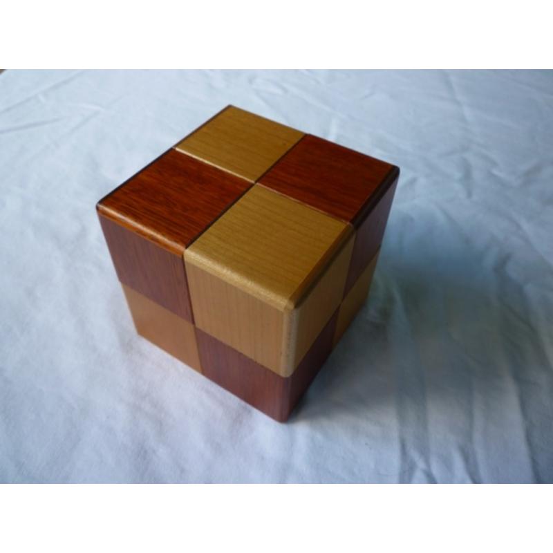 W-Z puzzle box (TJ-8-2)