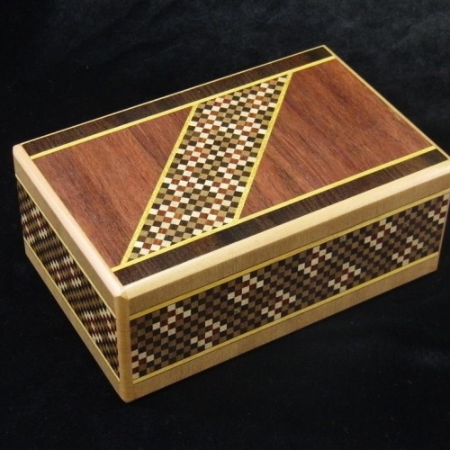 5Sun 7move box by Yoshiyuki Ninomiya