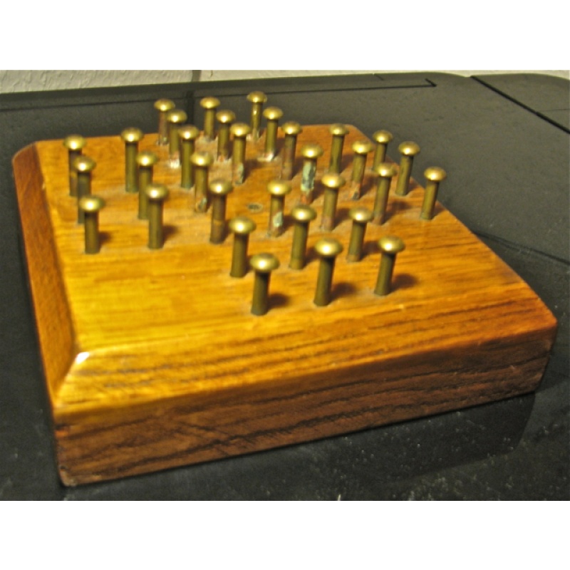 Peg Puzzle (name not shown)