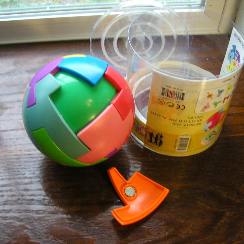 Magic 16 - 16 piece sphere puzzle - plastic