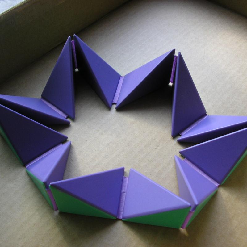 Folding 3D polyhedral puzzle