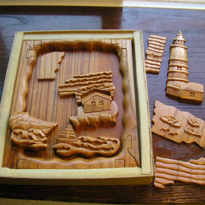 Carved wooden jigsaw - Lighthouse