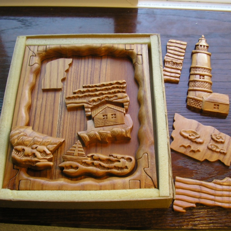 Carved wooden jigsaw - Lighthouse