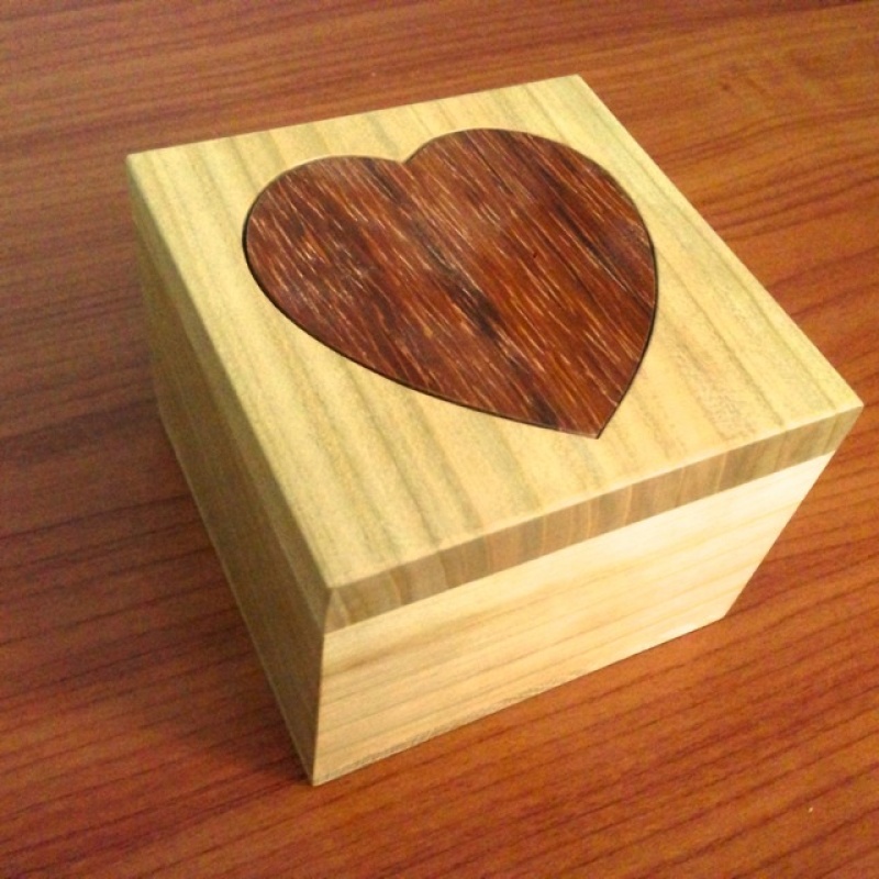 Caught Heart Box - Stephan Baumegger