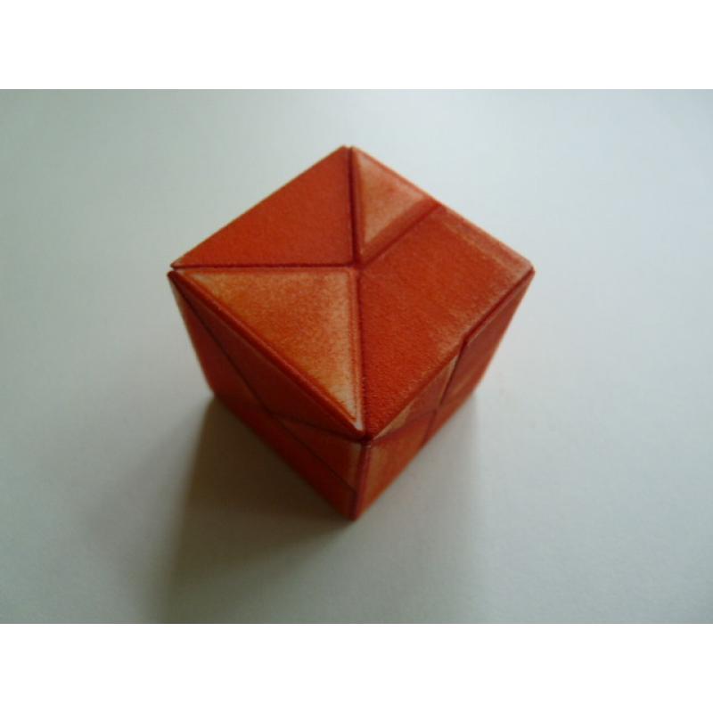 Diagonal cube
