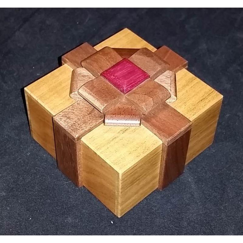 Box with a Ribbon III - Akio Kamei
