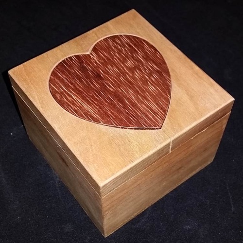 Caught Heart Box - Stephan Baumegger