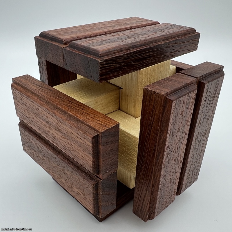 Murbiter's Devilish Burr by Primitivo Familiar Ramos