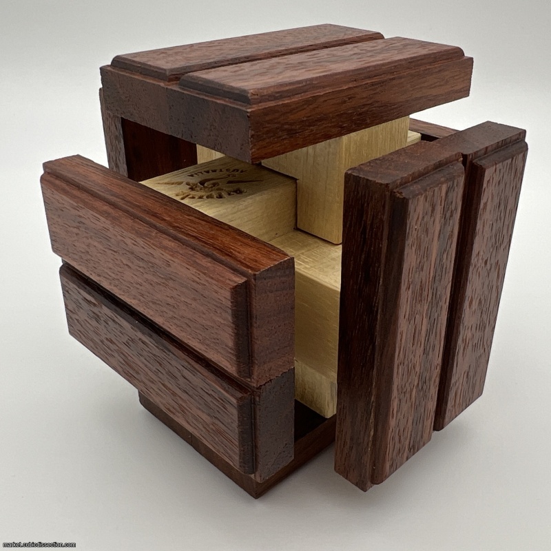 Murbiter's Devilish Burr by Primitivo Familiar Ramos