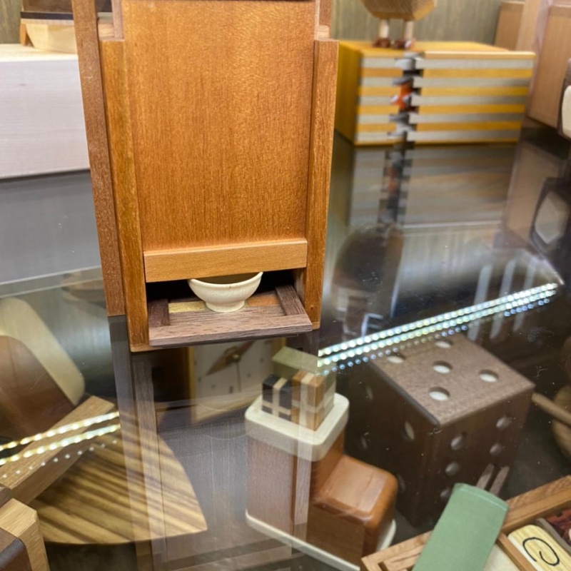 Karakuri: Ramen Delivery Box by Kyoko Hoshino