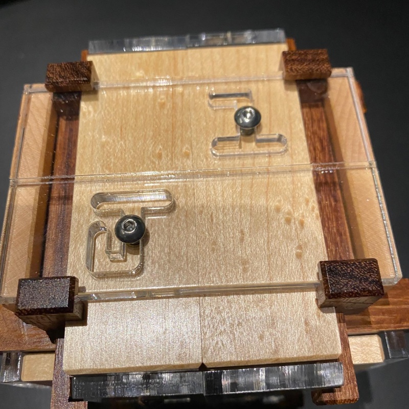 Split Maze Burr / 50 Configurations Book