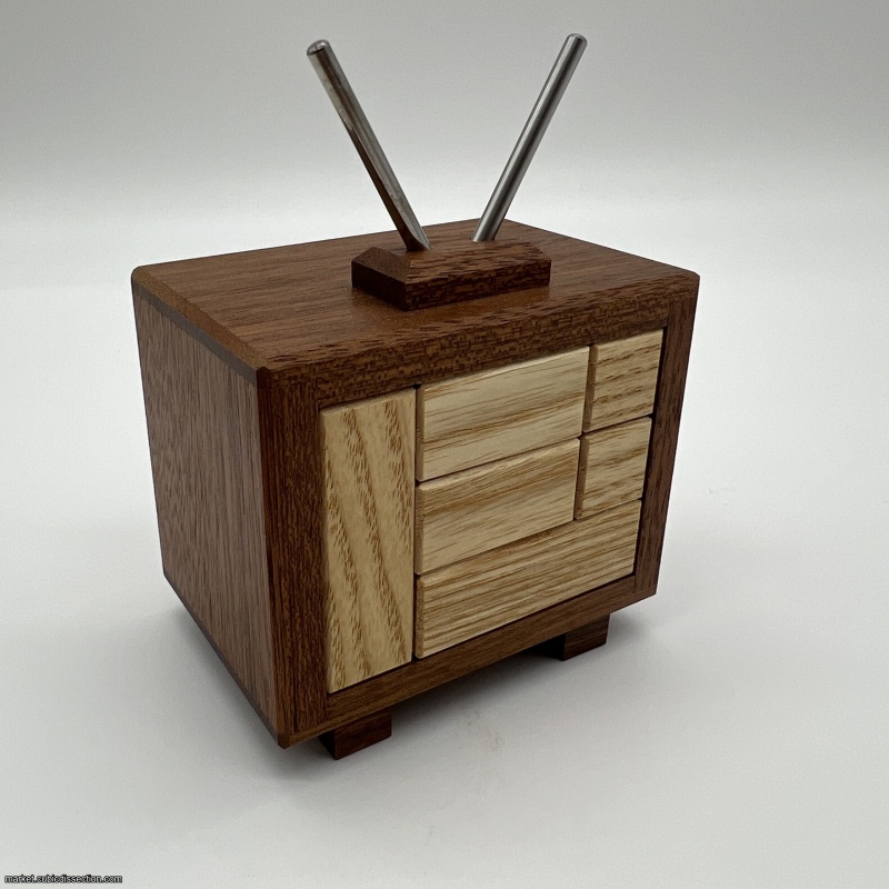 TV Puzzle by Jakub Dvorak